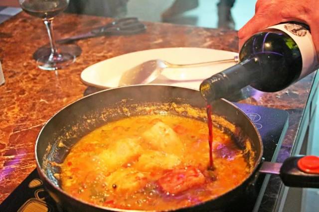 奔富只卖38元一支?还免费请会员喝酒吃饭,茂名