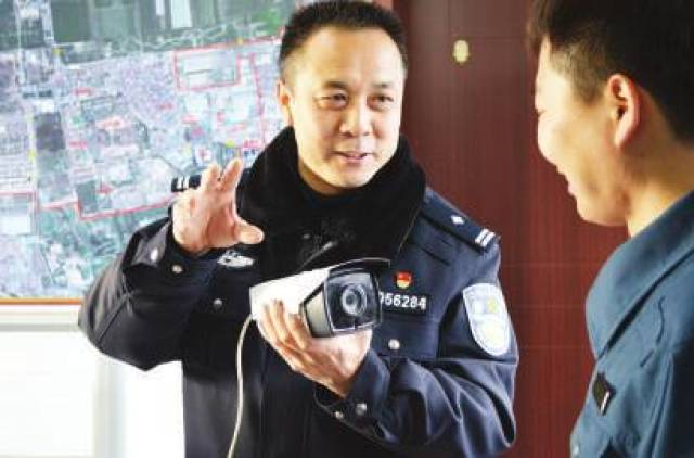 社区"鹰眼" 赵军鹏