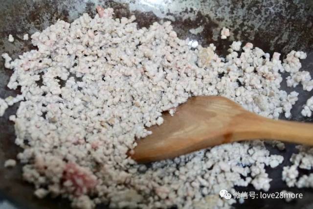 青蛙记|日食上树蚂蚁村粉墙黛瓦图片
