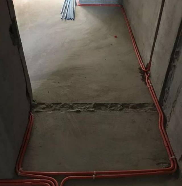 3,开地槽线管不会被踩压损坏