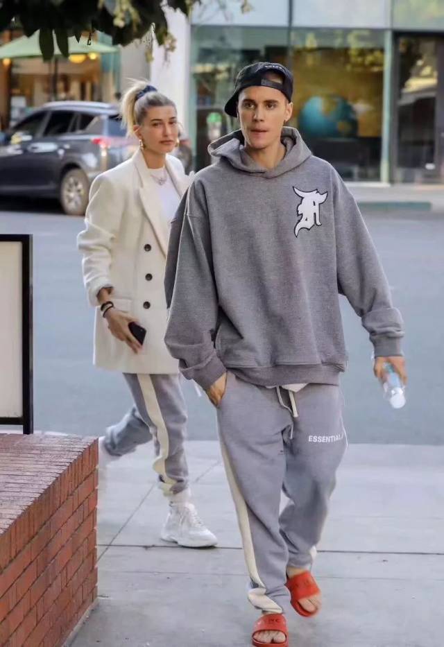 justin bieber 都穿 essentials,谁敢说 low ?