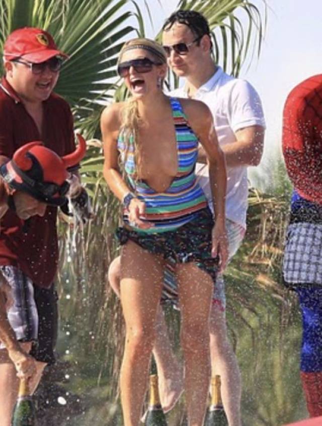 被通缉的在逃华人富豪泡遍全世界的女神!可儿萧亚轩希尔