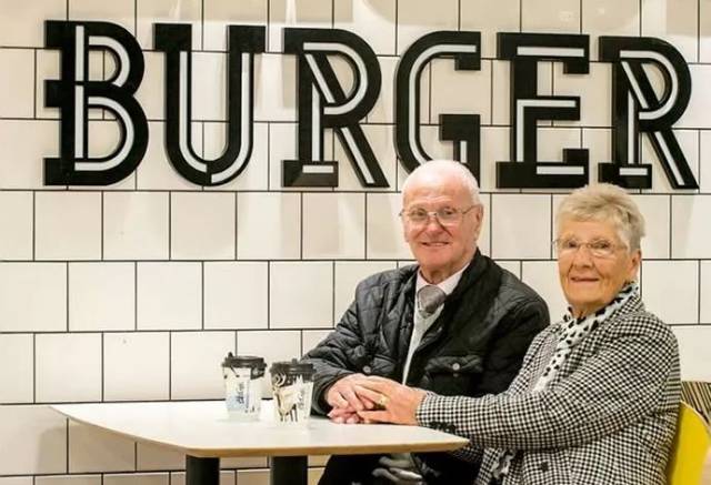 这对老夫妻成为麦当劳最佳代言人!