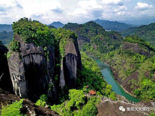 武夷山齐云峰,航天馆 ,泰宁李家岩,泰宁古城汽车三晚四日游