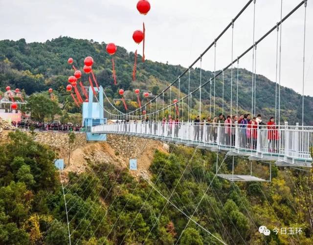 台州网红玻璃桥正式启用,现场视频看完两脚发软!