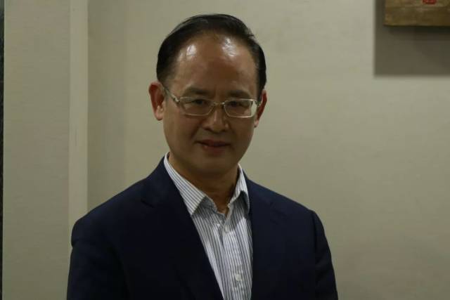 这几位新闻发言人,见证中国走向公开