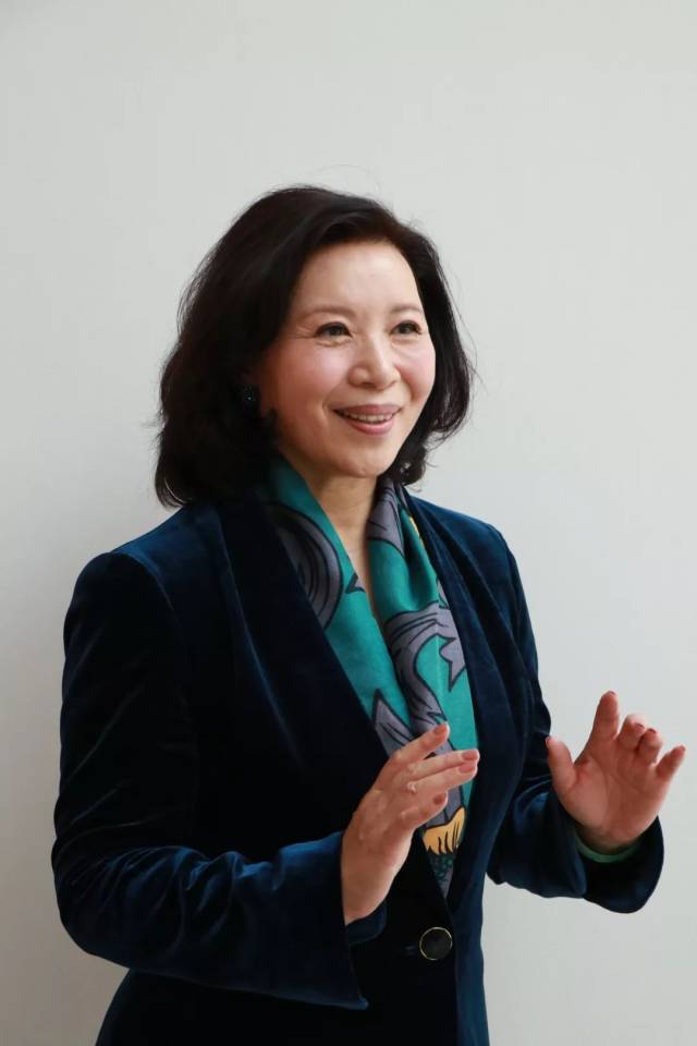 这几位新闻发言人,见证中国走向公开