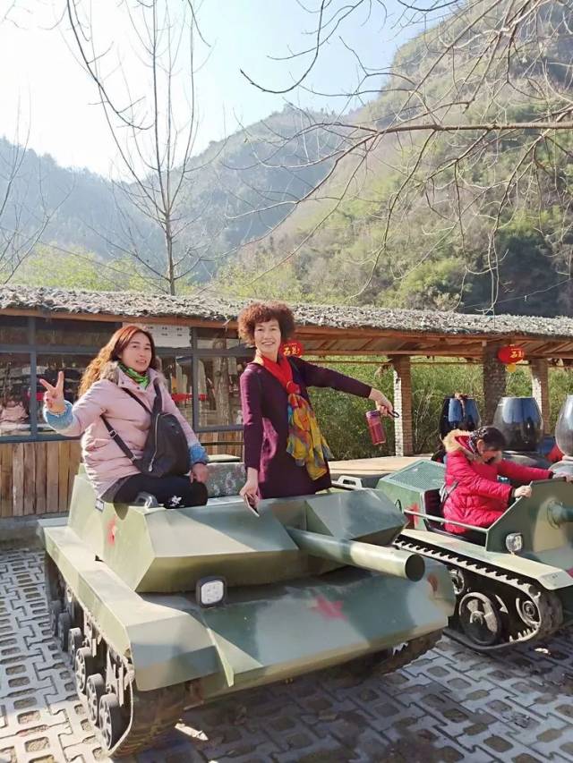 【12月27日】-谷城军旅班河打年货-万人年猪宴-网红桥-襄阳的仙本那