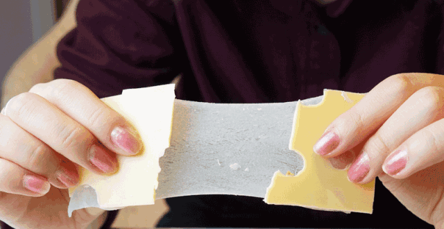 背后的芝士片还可以拉丝,弹性十足.