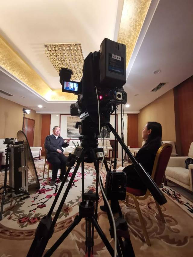 这几位新闻发言人,见证中国走向公开