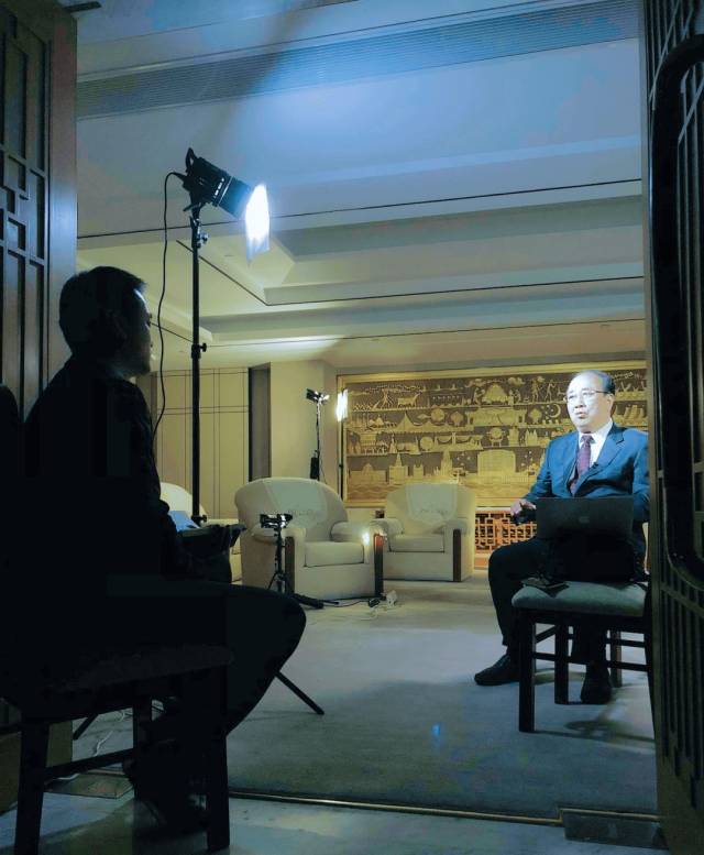 这几位新闻发言人,见证中国走向公开