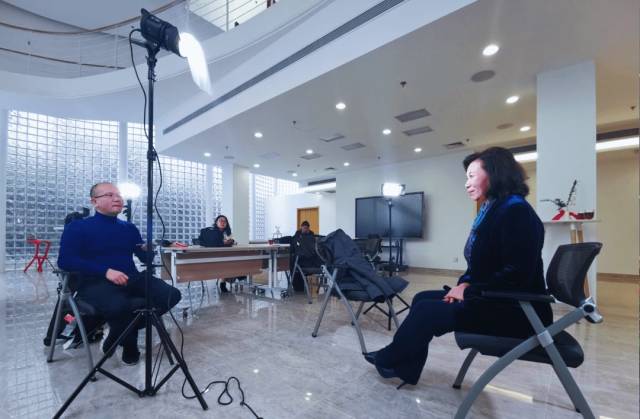 这几位新闻发言人,见证中国走向公开