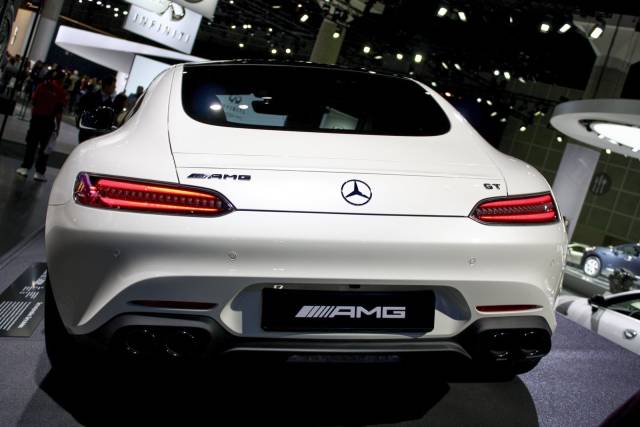 白色奔驰amg gt!