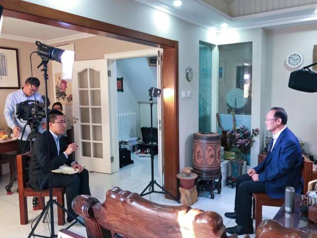 这几位新闻发言人,见证中国走向公开