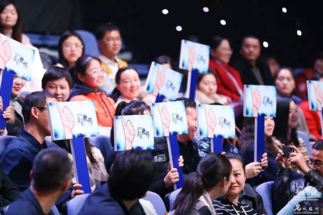 最美！全苏州都在疯传这12位老师！只因...