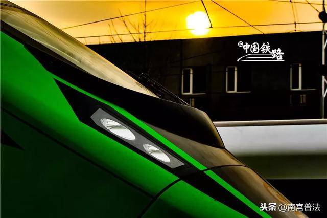 中铁"复兴号"上新"张家口南开往北京北的g2022次