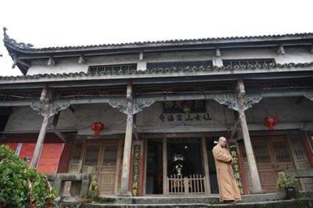 我国这座低调寺庙,竟藏着一支"学霸"僧团,博士硕士大把抓