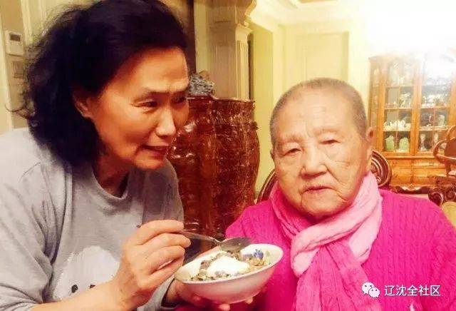 《轻风夜话》停播后照顾婆婆6年 66 岁沈霞下周复出