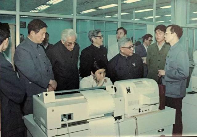 他的故事入选初中语文课本,还记得北大的王选吗?