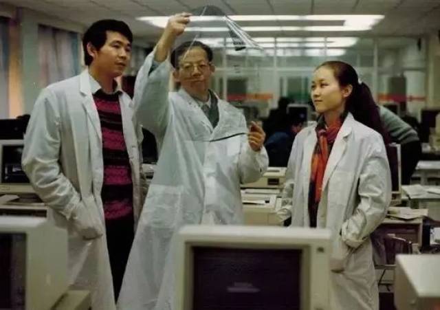 他的故事入选初中语文课本,还记得北大的王选吗?