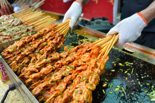 里脊肉不用"烤"不用"串",照样能吃出烤串的滋味,想吃来排队