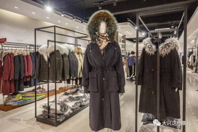 服装品牌代加工 efc0d58cd6c0483e9386d38fc5cd540f.jpeg