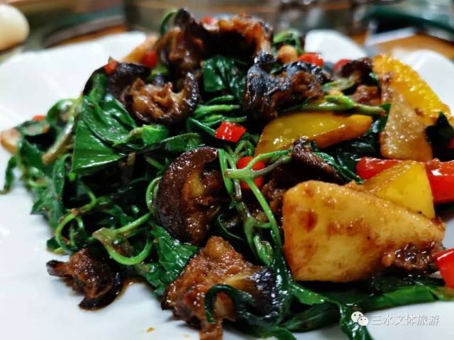 从台湾真空运来的东风螺肉用九层塔,菜椒炒成,螺肉爽,香气足!