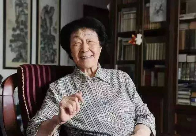 这些广大基础教育工作者关心的话题,她是这样回应的……