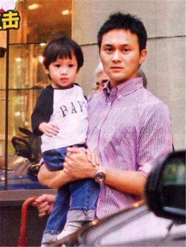 魔童12岁了,长开了比张智霖都帅!不得不佩服袁咏仪基因的强大