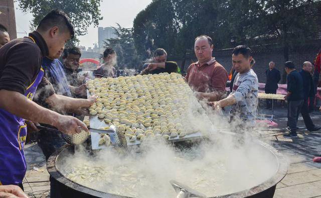 吉木萨尔县首届年货节上已藏好了足量年味,就