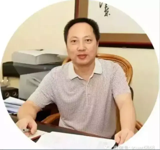 大曾简介大曾,本名曾初良,号墨海痴人,也乐斋主.