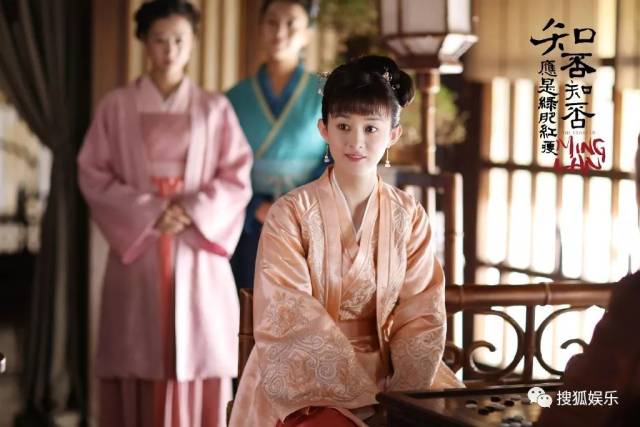 刘强东章泽天被曝一起滑雪；六小龄童回应“黑料”；赵丽颖再