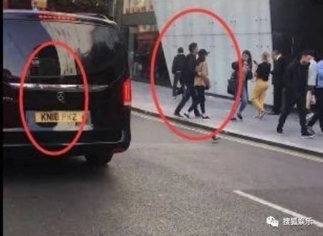 刘强东章泽天被曝一起滑雪;六小龄童回应“黑料”;赵丽颖再