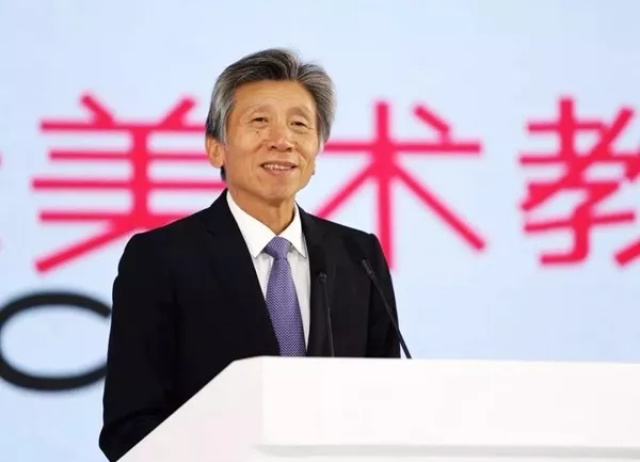 新任美协主席-范迪安副主席共14位,分别是:王书平,许江,闫平(女),李翔
