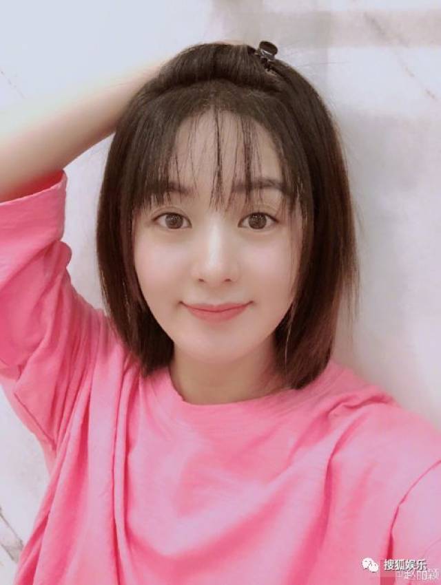 刘强东章泽天被曝一起滑雪；六小龄童回应“黑料”；赵丽颖再