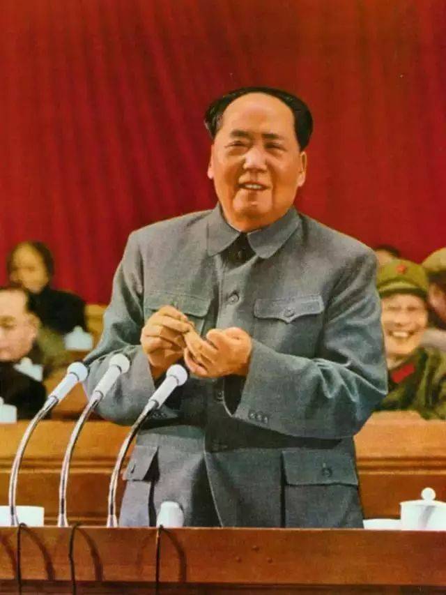 纪念毛主席诞辰125周年:历史航船的伟大舵手