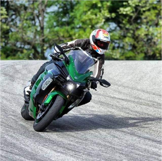 7万!极速299!川崎机械增压猛兽h2sx详解!