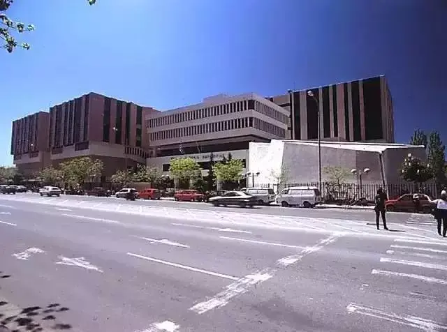 6.爱琴大学