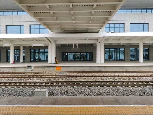 全景俯瞰 南阳火车站新站房正式启用 2019春运以崭新面貌迎客