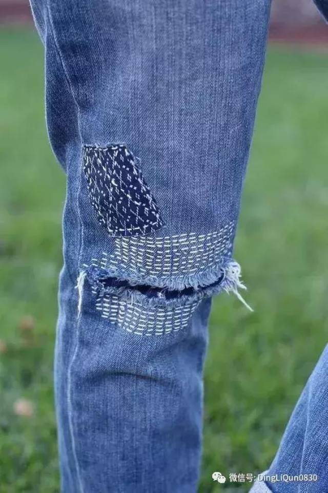 旧牛仔裤破个洞比较好处理,用最原始的修补法或里面缝上一块花布或同