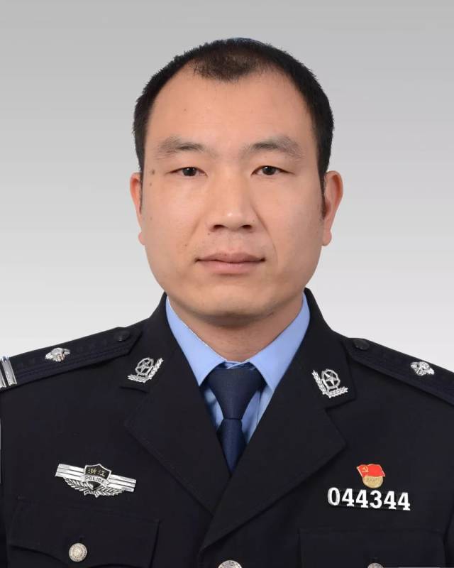 郑杨炜,现任嵊州市公安局黄泽派出所所长,拟任嵊州市乡镇(街道)班子