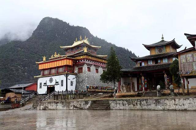 丽江十三大著名寺院:领略真正的藏传佛教文化