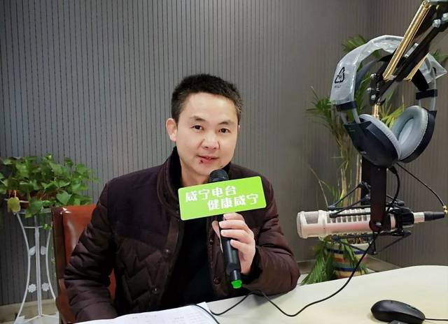 骨科专家提醒:老年人突然腰背痛可能是胸腰椎