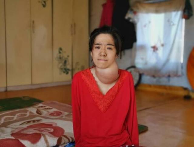 珲春吉林神经患女孩纤维瘤病等急需救助标准级主板维修教程芯片图片