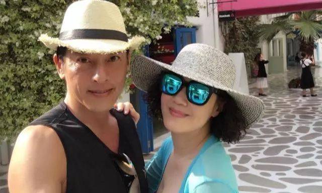 吕颂贤和麦景婷结婚24年,两人坚持做丁克,妻子56岁如少女