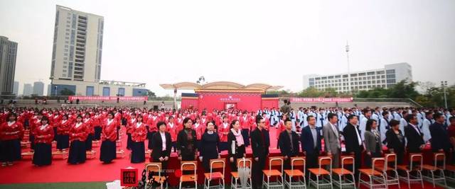 【汉服资讯】厦门实验中学学子穿上汉服致敬无悔青春,暖了厦门整