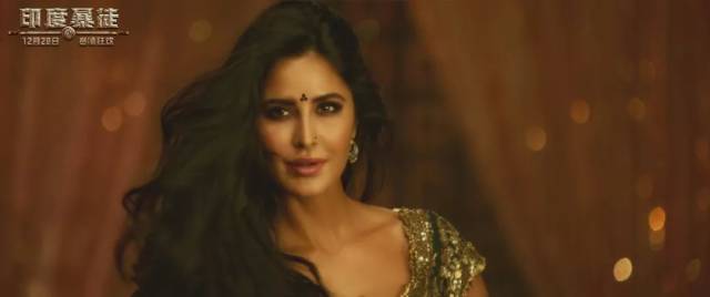 元旦福利来临：看电影还送歌舞，关键还免费……