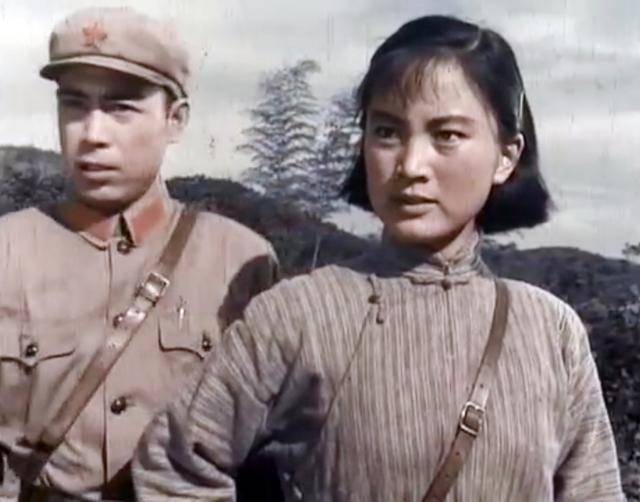 难忘《渡江侦察记》,难忘两版刘四姐,您更喜欢李玲君还是张金玲?
