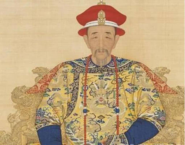 清朝12位皇帝朝服像:康熙像小老头，光绪长相最英俊