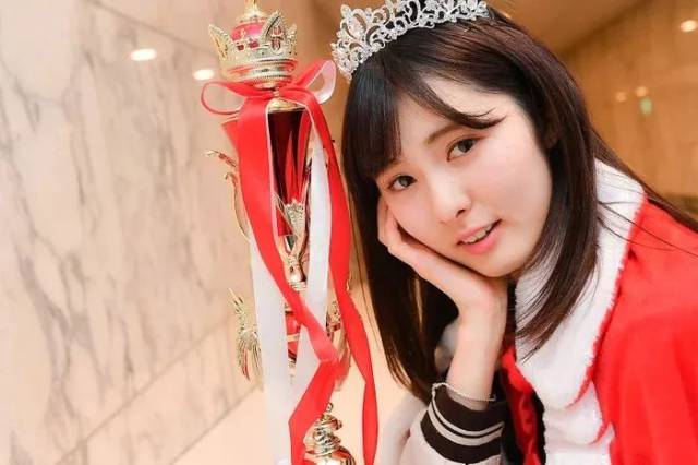13岁女孩夺日本最可爱中学生冠军,网友"可以直接当偶像"了